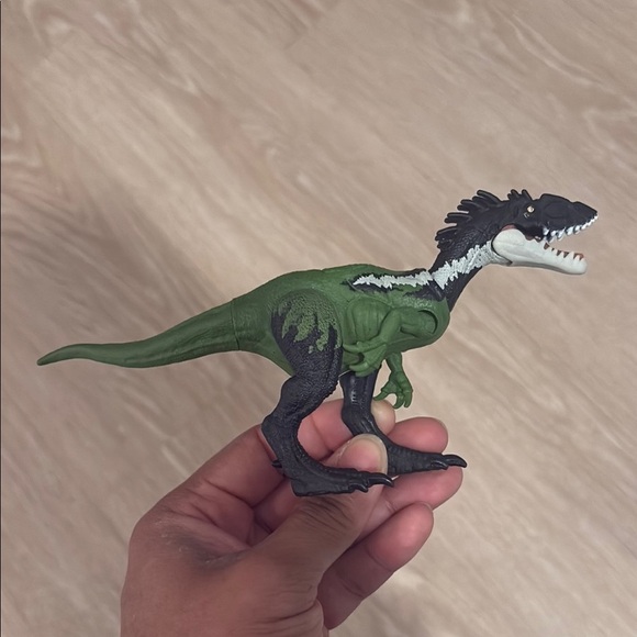 Mattel Green and Black Action dinosaur Guaibasaurus - Picture 2 of 6